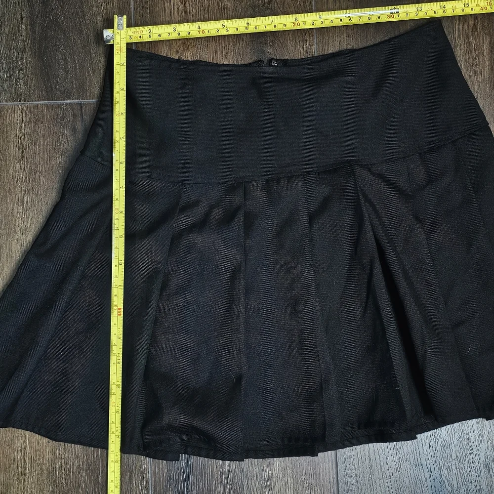 Black Pleated Skirt - Picture 3 of 5